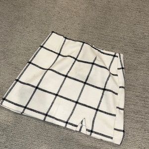 White and black plaid knit mini skirt